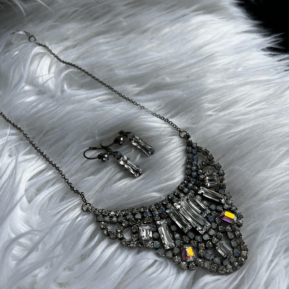 SOLD Snow Bunny Sorrelli Set - Picture 10 of 13